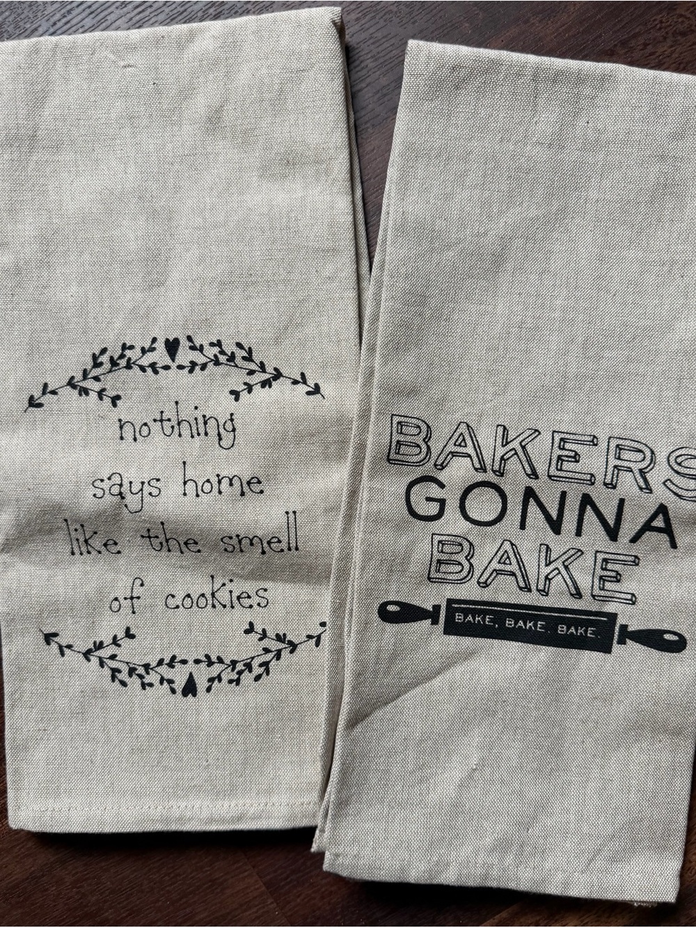 Unbranded Cream Cotton Kitchen Towels - Bakers Gonna Bake & Cookie Quote